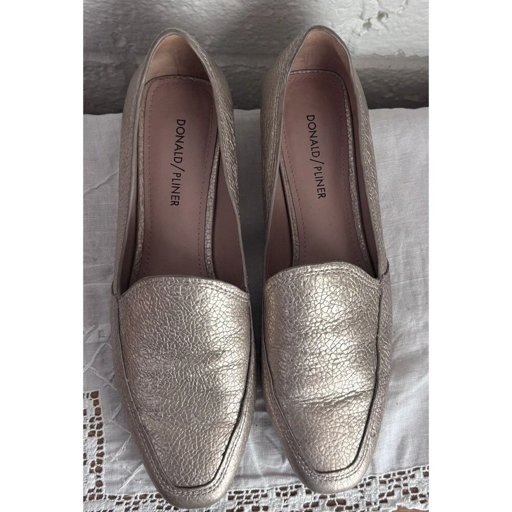 Donald J Pliner Women's Icon Loafers Nude Pebble Metallic Suede Size 9 M